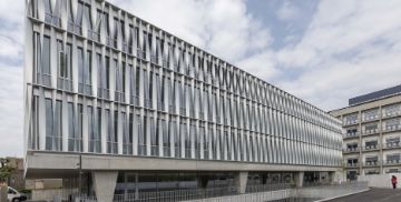 Taglio del nastro per la nuova ala dell’Ospedale Beata Vergine di Mendrisio. Nuovi spazi per un ospedale più accogliente, più moderno, più funzionale.